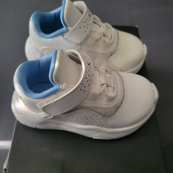 Nike Jordan's 5c - Picture 5 of 12